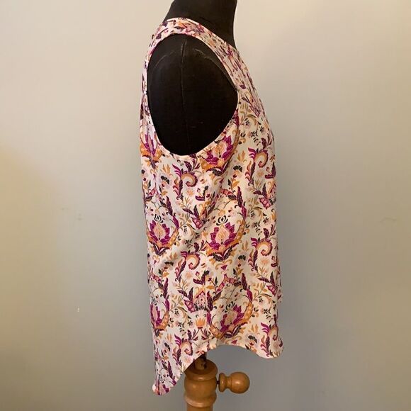 Violet + Claire Paisley Floral Blouse - Picture 6 of 7